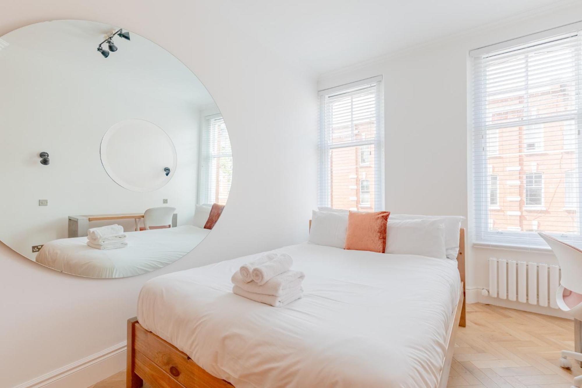 Luxurious 3bd Flat On Kings Road Heart Of Chelsea * London