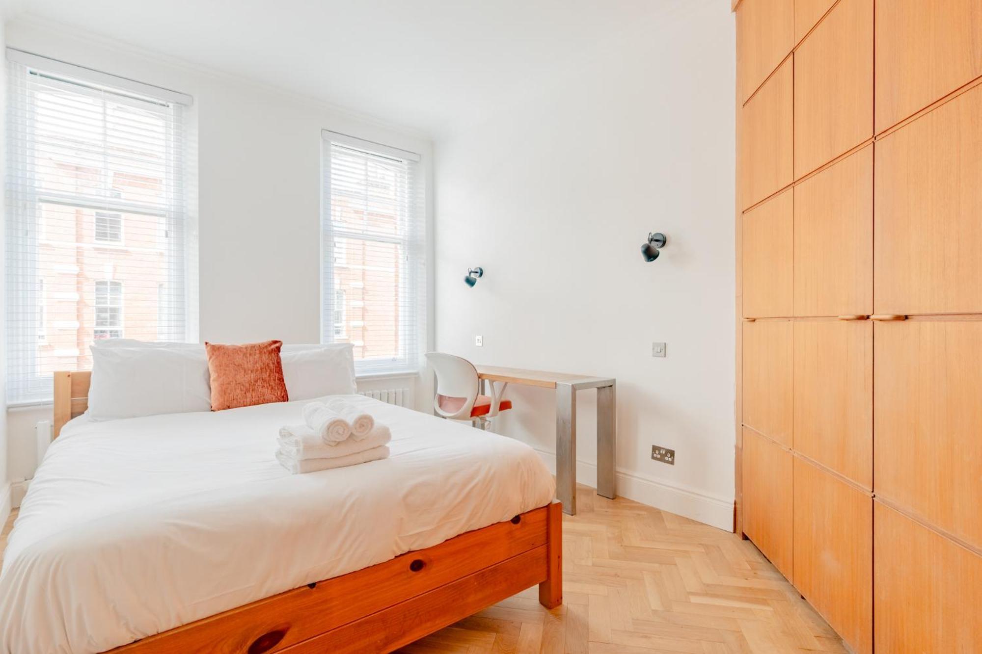 Luxurious 3bd Flat On Kings Road Heart Of Chelsea