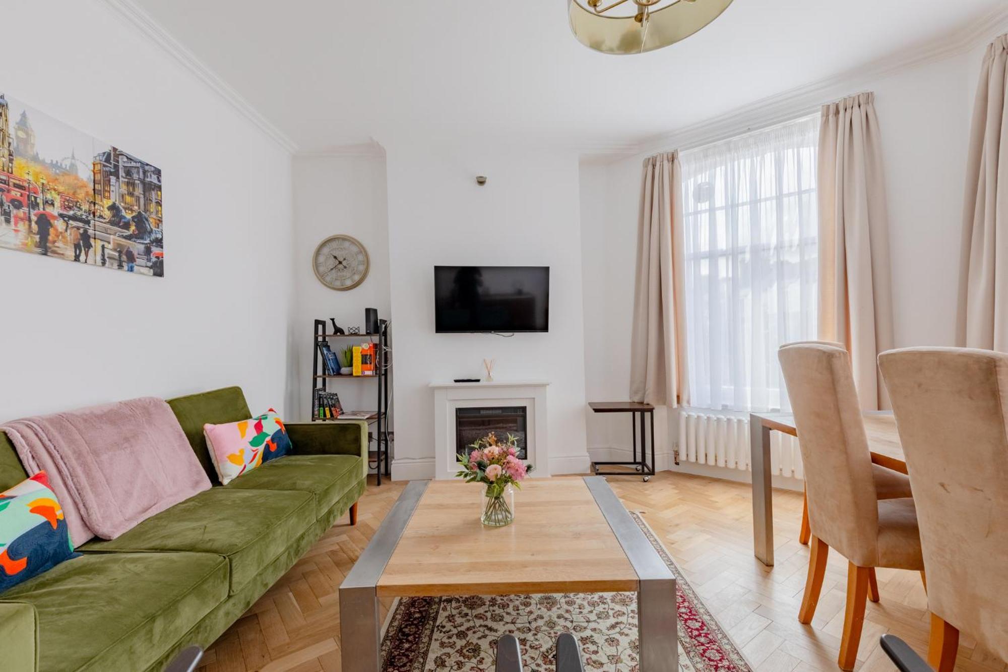 Luxurious 3bd Flat On Kings Road Heart Of Chelsea