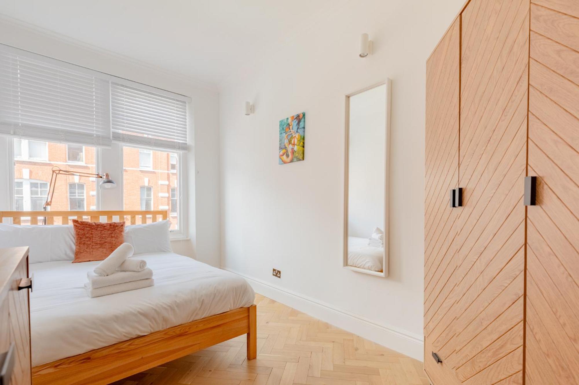 Luxurious 3bd Flat On Kings Road Heart Of Chelsea Apartment London