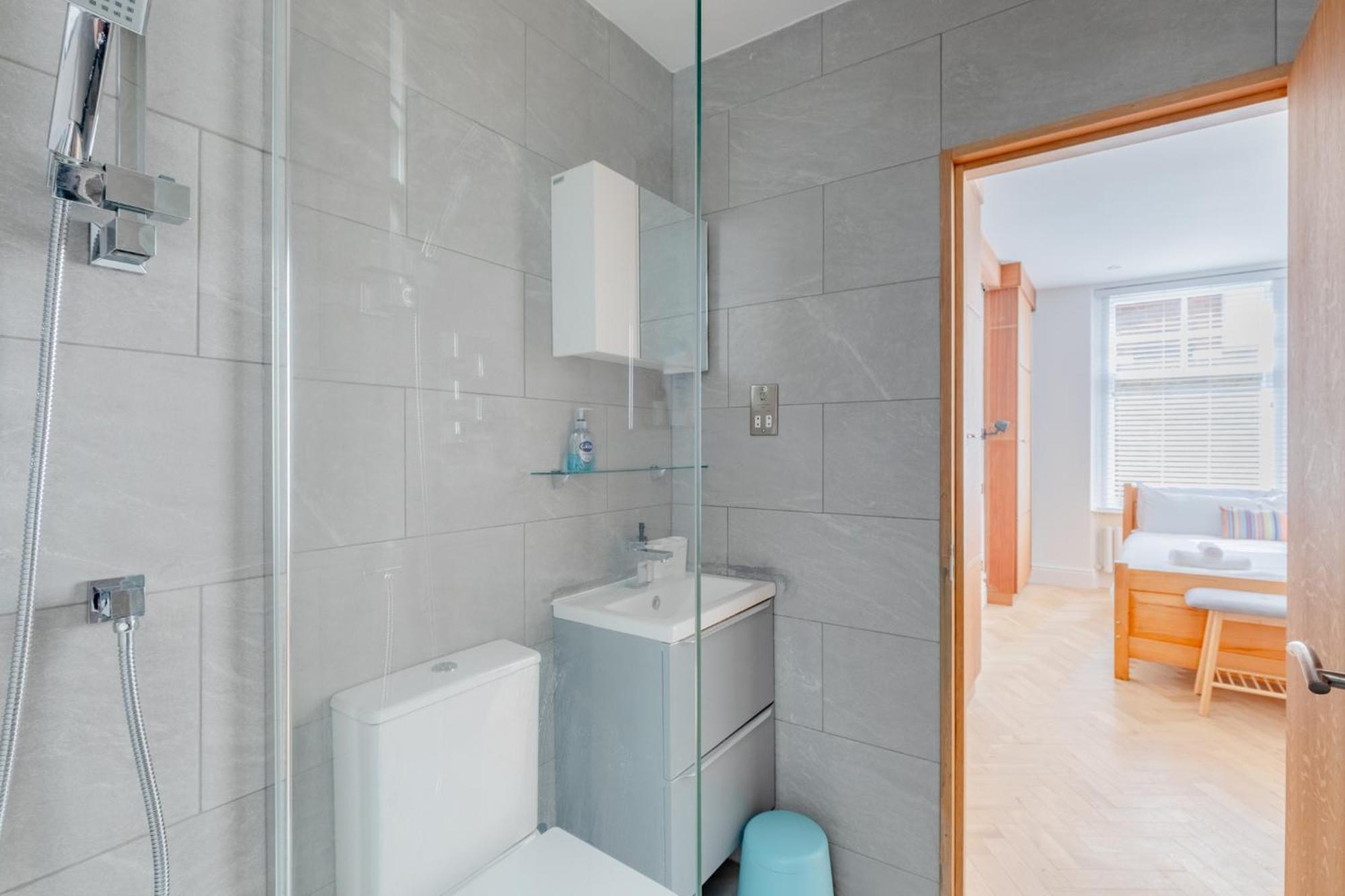 Luxurious 3bd Flat On Kings Road Heart Of Chelsea *