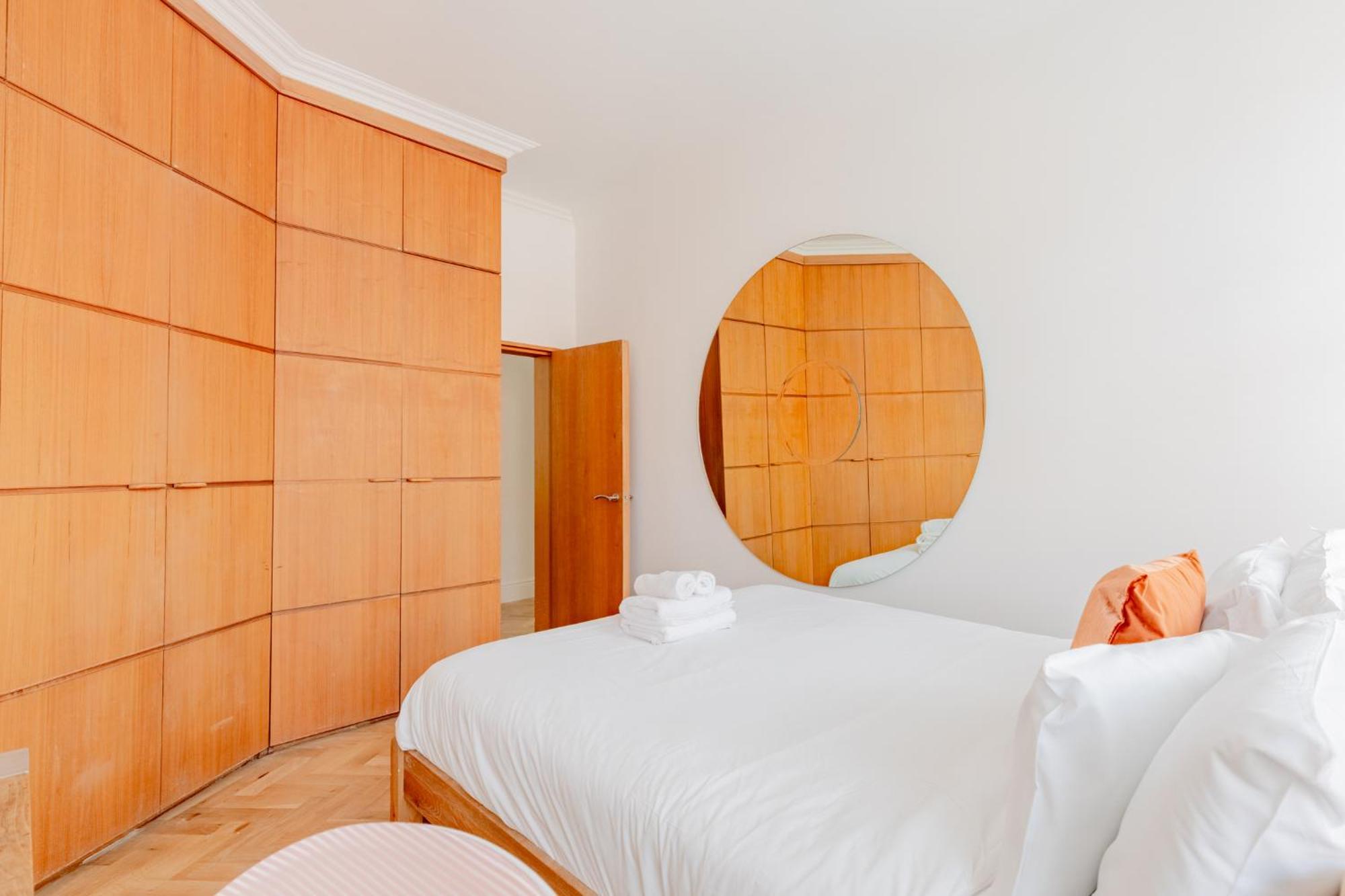 Luxurious 3bd Flat On Kings Road Heart Of Chelsea London
